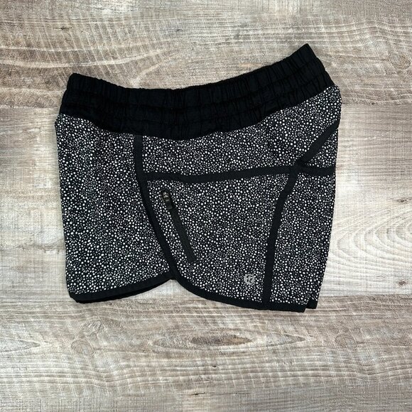 Lululemon Tracker Short IV Freckle Flower Black White / Black Size 4 - Picture 2 of 9